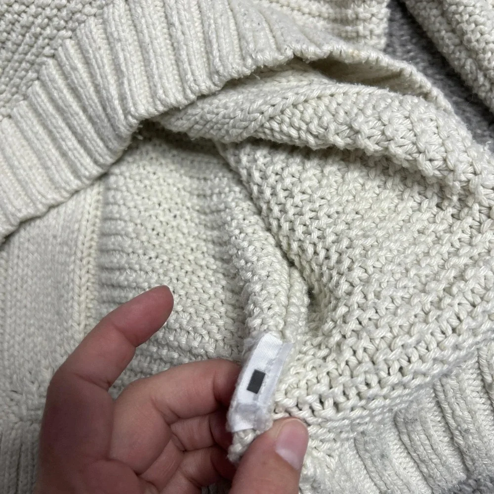 Abercrombie‎ & Fitch Sweater Womens Medium Cream Cable Knit Crewneck Pullover